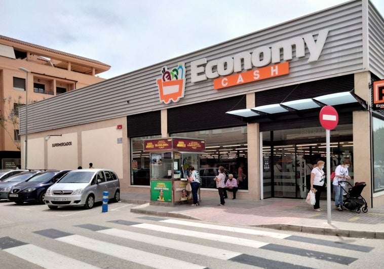 La catalana Fragadis compra tres nuevos supermercados de Economy Cash